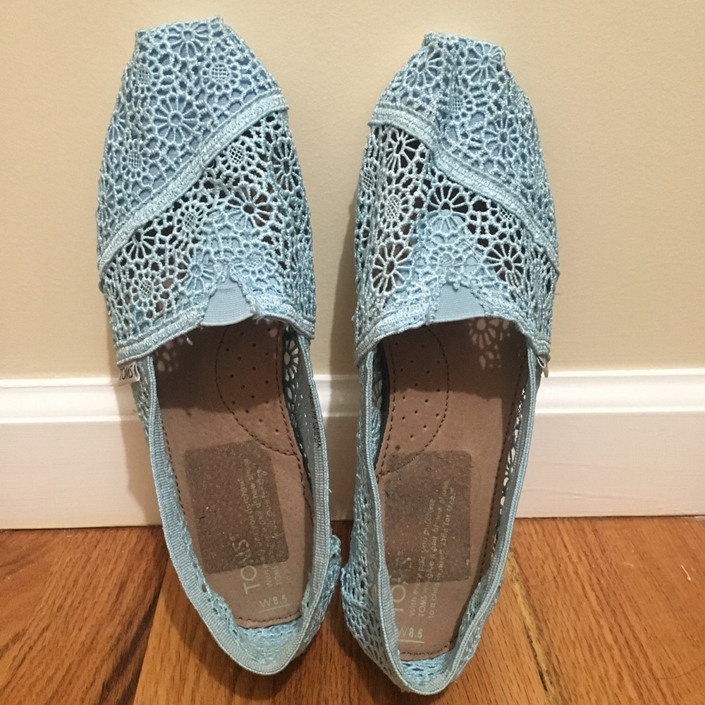 LACE TOMS